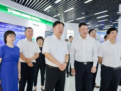 國家知識(shí)產(chǎn)權(quán)局黨組成員、副局長胡文輝一行調(diào)研正泰